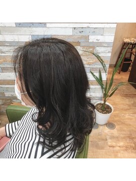 ハウオリ ヘアーワークス(Hauoli hair works) シークレットハイライト×チャコールグレー