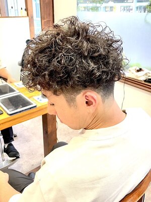 《カット＋眉カット＋スタイリング剤￥5300》スタイリングのお悩みも解決！自宅でもセットしやすいヘアに♪