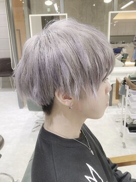 デイズ(days) シルバーカラーツーブロックマッシュショート  ウルフハイライト