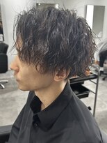 ヒュイル バイ ニアウ(Hwyl by Niau)&nbsp;メンズマッシュパーマニュアンスパーマスパイラルパーマ刈り上げ