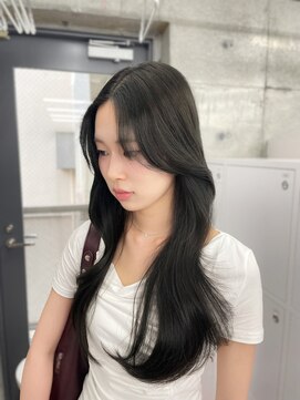 エヌアイ オモテサンドウ(ni omotesando) オリーブグレージュ/暗髪/韓国レイヤーカット　上野