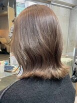 エリマ 横浜西口(elima)&nbsp;横浜西口ミディアムボブマロンベージュヘーゼルブラウンカラー