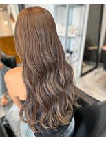 ヴェアリ(Vary)&nbsp;大人可愛いモテ髪ロングヘアブリーチなしアッシュベージュ