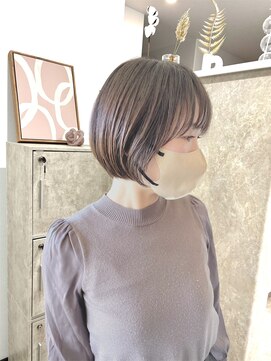 イト(ito.) short bob × beige