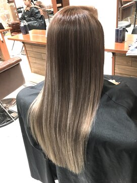 オリ(‘Oli) バレイヤージュ＿プラチナベージュ