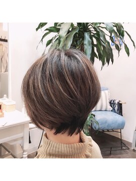 ポート(Port) ショートボブ×ハイライト3Dカラー