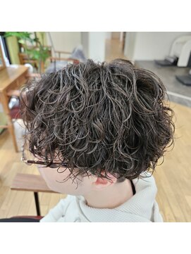 タスクヘアー(task hair) ケアパーマ波巻きパーマ×ツーブロック刈り上げセンターパート