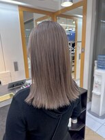 ユニ バイ マグ 長野店(Uni.by Mag)&nbsp;20代30代40代ブリーチミルクティー伸ばしかけ外ハネミディアム