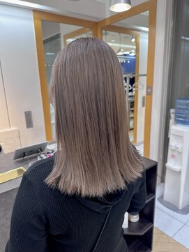 ユニ バイ マグ 長野店(Uni.by Mag) 20代30代40代ブリーチミルクティー伸ばしかけ外ハネミディアム