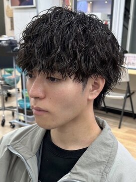 ウェイビーエフティフィフス 横浜西口(WAVEY ft.fifth) 横浜ツイスパ波巻きパーマメンズマッシュウルフ刈り上げなし