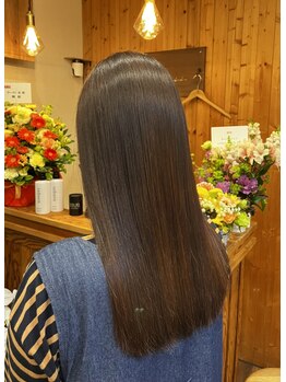 ベルリアン(Belle Lien)の写真/オーガニック系カラーで頭皮負担を軽減し、透明感ツヤカラーで大人女性に