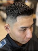 スパイキーショートブルーブラックフェザーパーマサーフカール