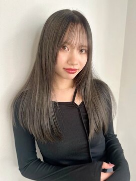 アンニュ(annuy) シルバーグレージュ 透明感カラー ストレート 顔周りカット 20代