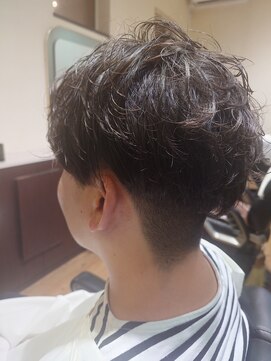 ヘアースタジオ モモ(Hair studio MoMo) ツーブロック×シャドウパーマ