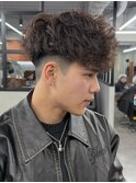 スキンフェードスパイキーショートパーマ短髪刈り上げ