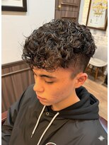 ミリオンバックス 上野(Million Bucks)&nbsp;立体感際立つスペインカール<理容室>[メンズ/シェービング/上野