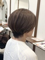 ルイ(ROUIS produced by LUCK 津田沼) ROUIS 津田沼 白髪ぼかしハイライト ベージュ ハンサムショート