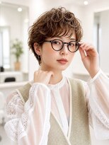 ルービックセカンド 和歌山(Rubik's 2nd)&nbsp;大人可愛いパーマショート×丸メガネコーデ