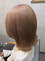 ルーチェ(Lu-che) ピンクベージュ×切りっぱなしボブ