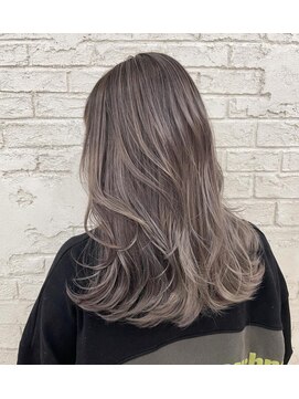 プライズ 池袋店(prize) バレイヤージュシルバーグレージュペールカラー2182