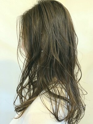 エイジング毛を素敵に彩る美髪カラー☆重たい印象を与えない、透明感溢れる暗色に♪