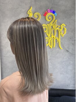 スパークスヘア(Sparks hair)の写真/ハイトーンを楽しみたい！他とは違ったカラーをしたいならSparkshairまで☆