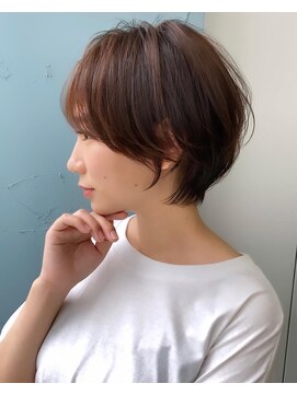 ビュー フクオカ(VIEW FUKUOKA) 美髪にオトナかわいいホワイトグレージュネビージュショートボブ