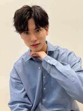 イヴォークオオサカ 心斎橋(EVOKE OSAKA) ソフトツイストスパイラル マッシュ センターパート
