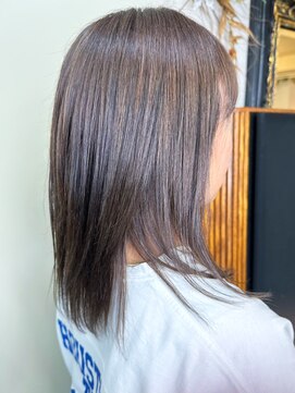 アルファ インタラクティブ エム フラワー(ALUFA interactive.M Flower) 20代30代40代ハイライト立体感アッシュベージュ艶感ストレート