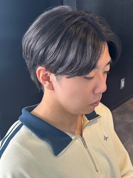 ヒュイル バイ ニアウ(Hwyl by Niau) メンズマッシュセンターパートスパイラルパーマニュアンスパーマ