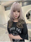 ホワイトピンクとブラウンのルーツカラー（ブリーチ２回）