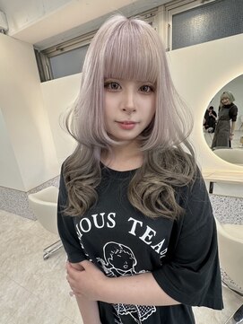 イェッカ(YECCA) ホワイトピンクとブラウンのルーツカラー(ブリーチ2回)