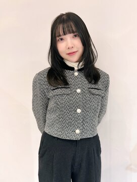 イル(ill) 顔周りカット 顔周りレイヤー オリーブグレージュ