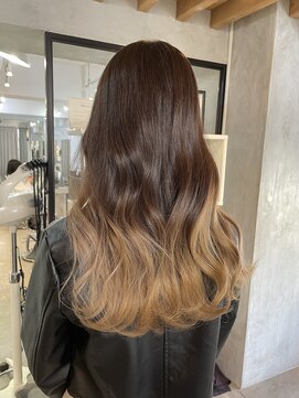 サクラ オモテサンドウ(SAKURA) ベージュグラデーションカラー　ブリーチ　髪質改善　表参道