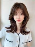 2wayバングでイメチェン顔まわりレイヤーのくびれヘアが人気