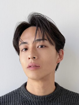 アフロート ギンザ(AFLOAT GINZA) ビジネス 毛流れ センターパート ニュアンスパーマ 20代30代40代