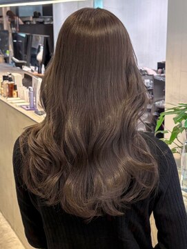 アルバム 新宿(ALBUM SHINJUKU) ロングダークアッシュ顔周りレイヤー似合わせカット_ba581071