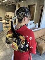 エラ(ere)&nbsp;成人式ヘア　振袖　袴　一束　ローポニー　ヘアセット