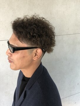 グランアディクト(Gran addict) フェード風スパイラルパーマ