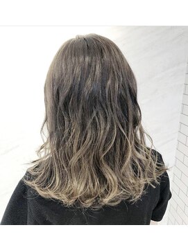 トゥエンティ(twenty) グラデーション