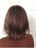 ピンクベージュ