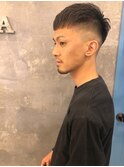 クロップスタイル〈フェードカット〉