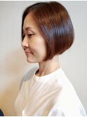 美しいシルエットの前下がりボブ/ヘルシースタイル