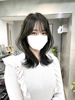 ヴェイン 渋谷(vain)&nbsp;レイヤーカット 顔周りカット ダークアッシュ 渋谷 20代30代