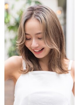 ケイト(kate) 【Kate】大宮 ホワイトベージュ×センターパートかきあげ