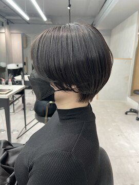 ルネ 北千住(Renee) ブルーブラック_アッシュブラック_ハンサムショート