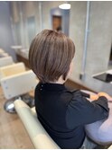 白髪ぼかしで大人カジュアルなゆるふわショート