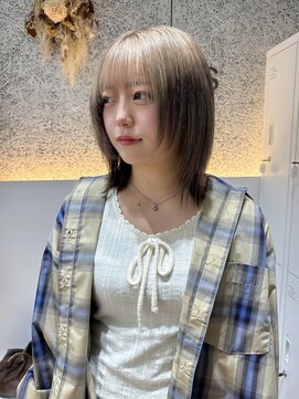 オプス 大名店(Ops) ホワイトミルクティー × ダークブラウンのルーツカラー