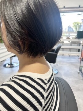 リルノーティス(Lil notice) 手櫛で簡単ラウンドショート