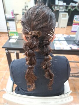 ルナ 大船店(LUNA) 抜け感ツインポニー/お呼ばれアレンジ/ツインポニー/大船/美容院
